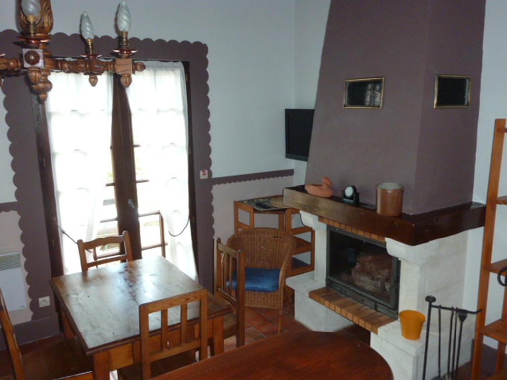 Les Granges Du Bout De La Ville Montville Kamer foto